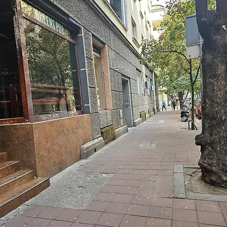 The Traveling Theater 旅馆