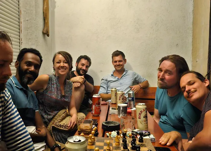 The Traveling Theater 旅馆